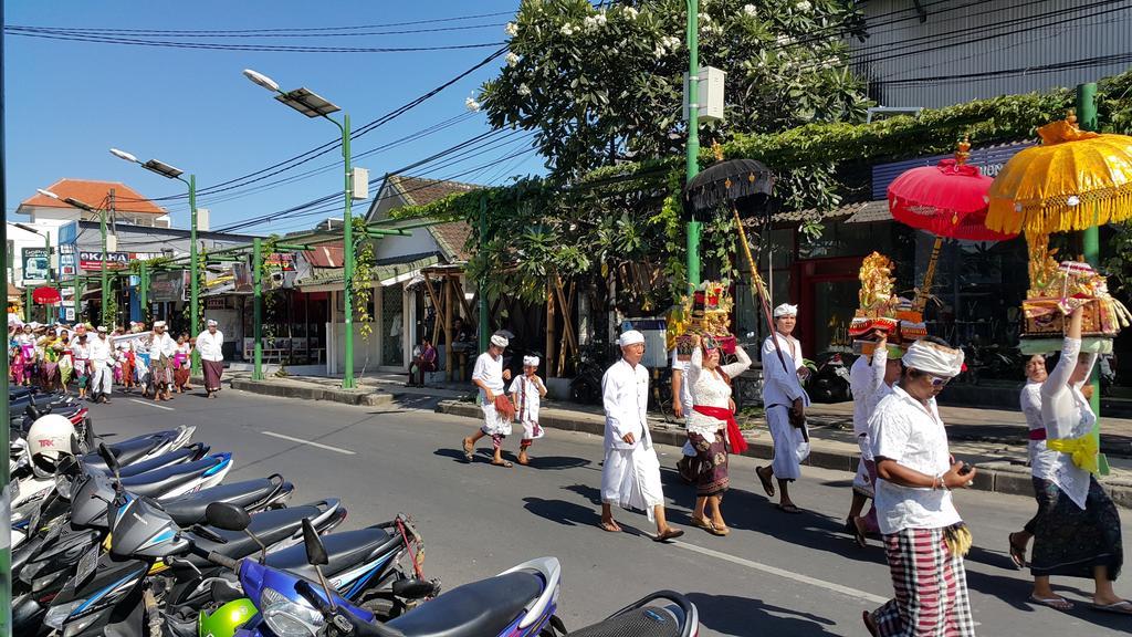 Bemo Corner Guest House Kuta Lombok Exterior foto