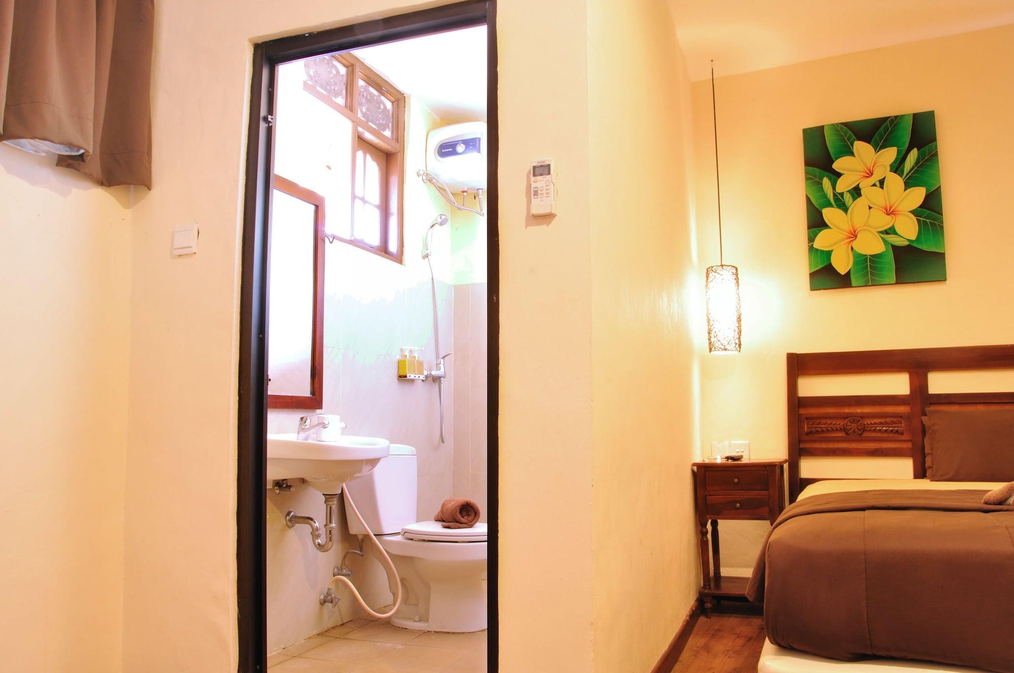 Bemo Corner Guest House Kuta Lombok Exterior foto