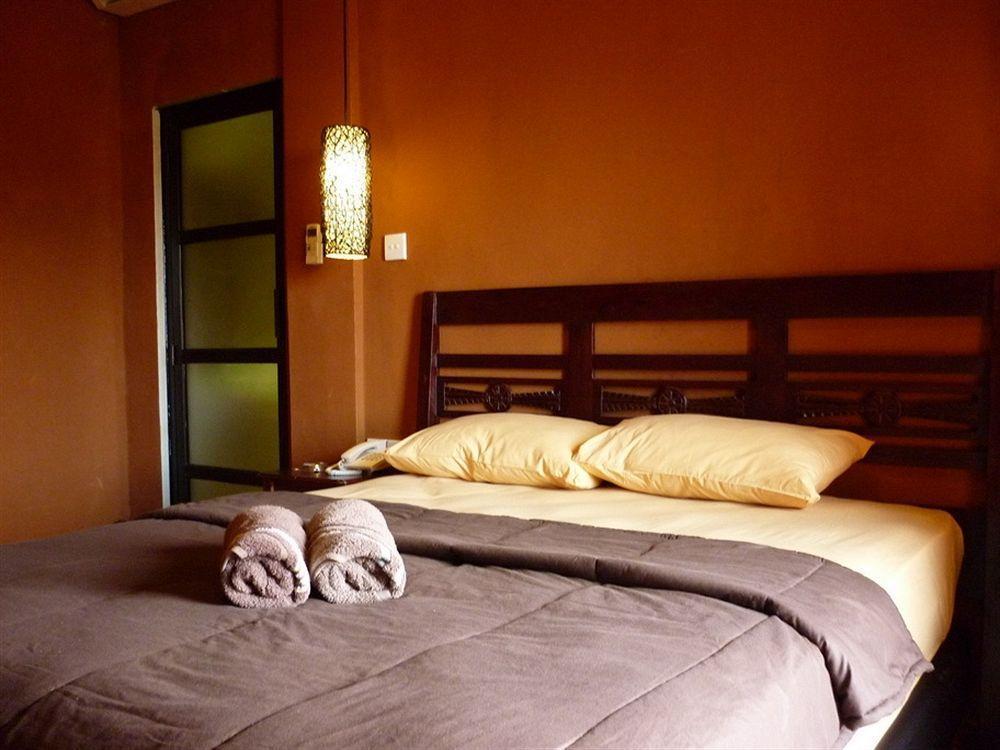 Bemo Corner Guest House Kuta Lombok Exterior foto